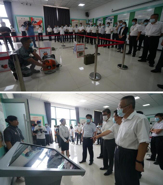 揭牌儀式后，活動人員參觀應急管理科教體驗基地